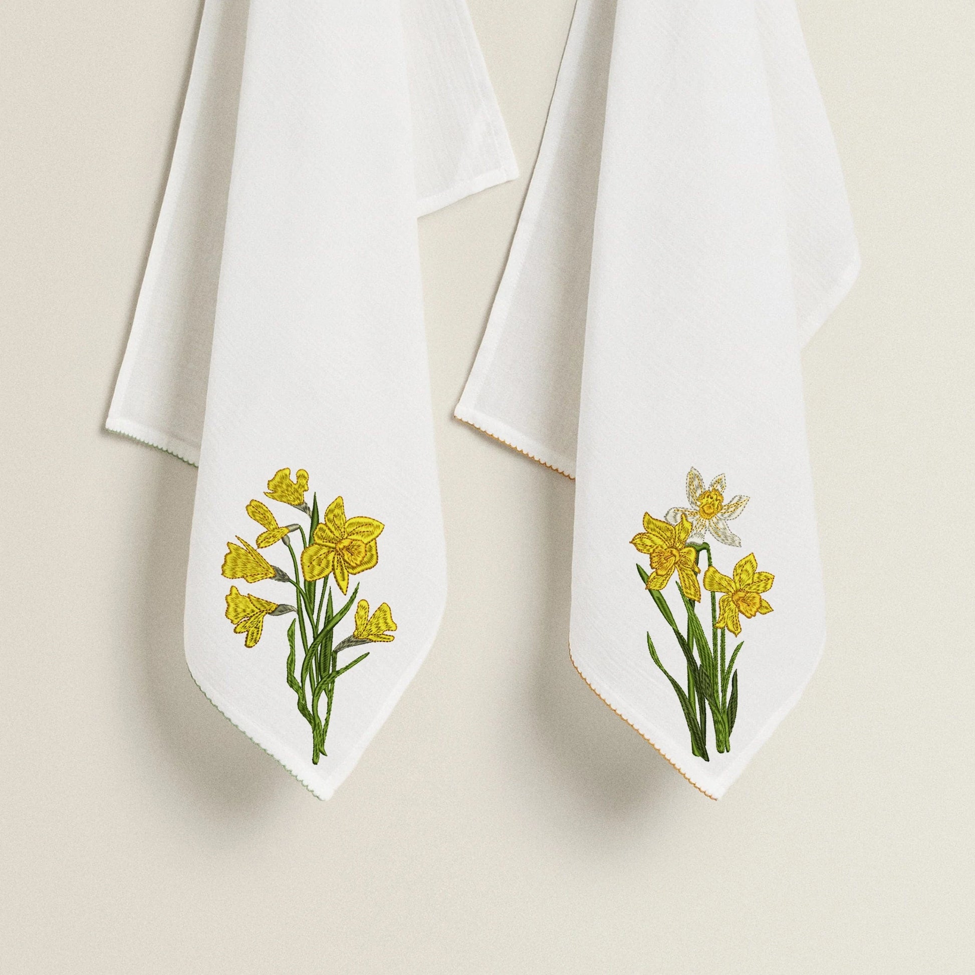 Daffodil Spring Narcissus Flowers machine embroidery design on towel